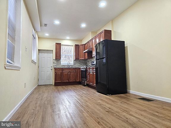 3rd image of 1914 S 23rd St