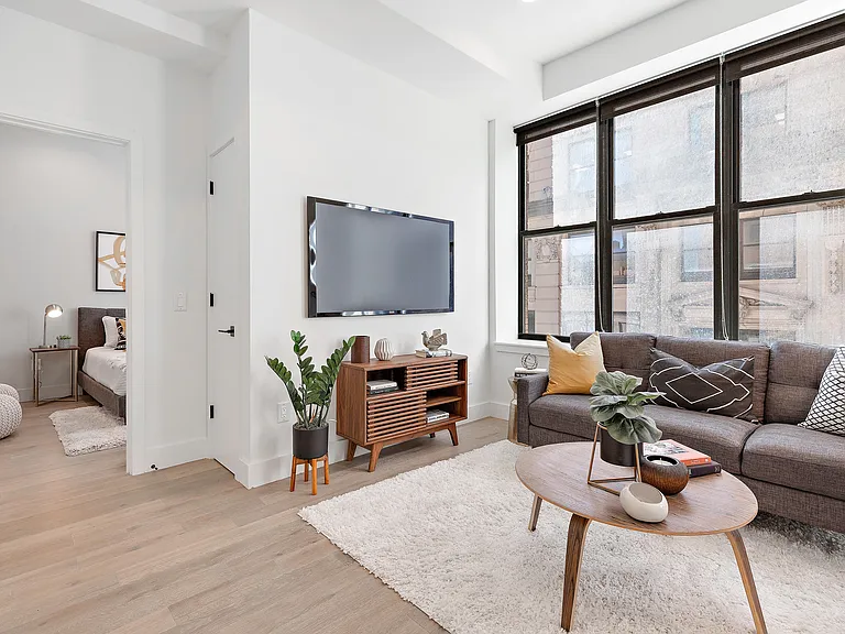 Clinton Flats — Photo 1