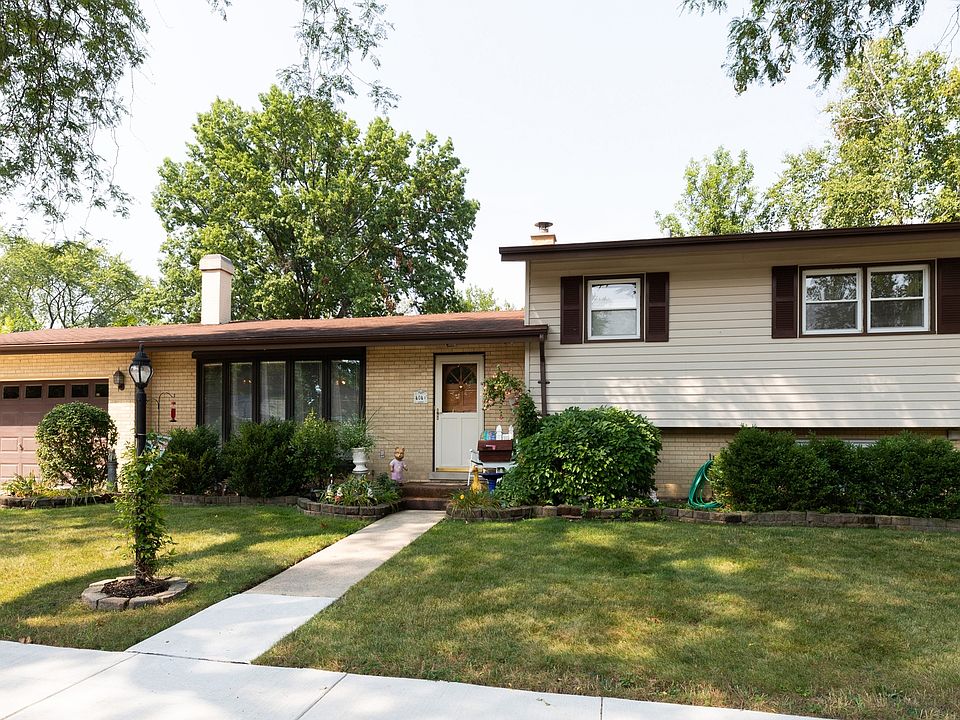 1st image of 404 Pinehurst Dr