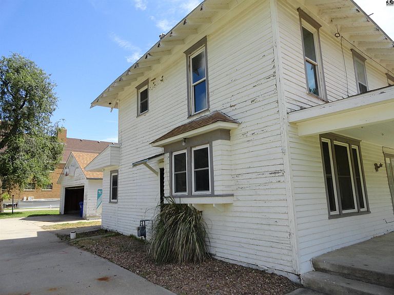 Listing photo 3