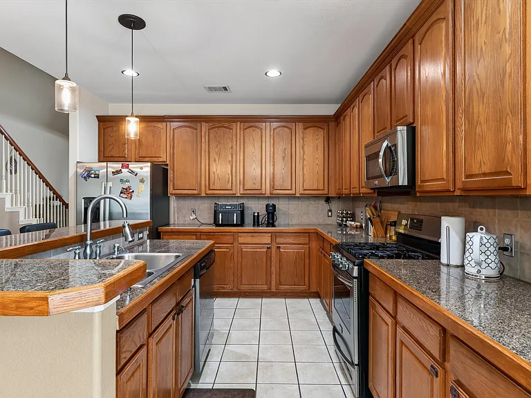 7912 Riverwalk Trl — Photo 7