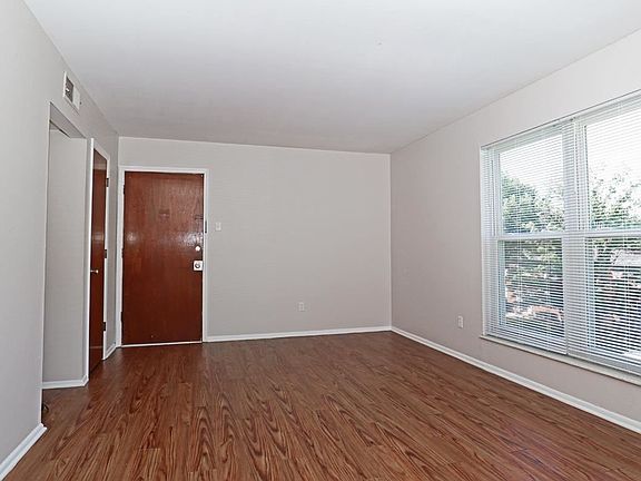 4th image of 10059 Willdan Dr