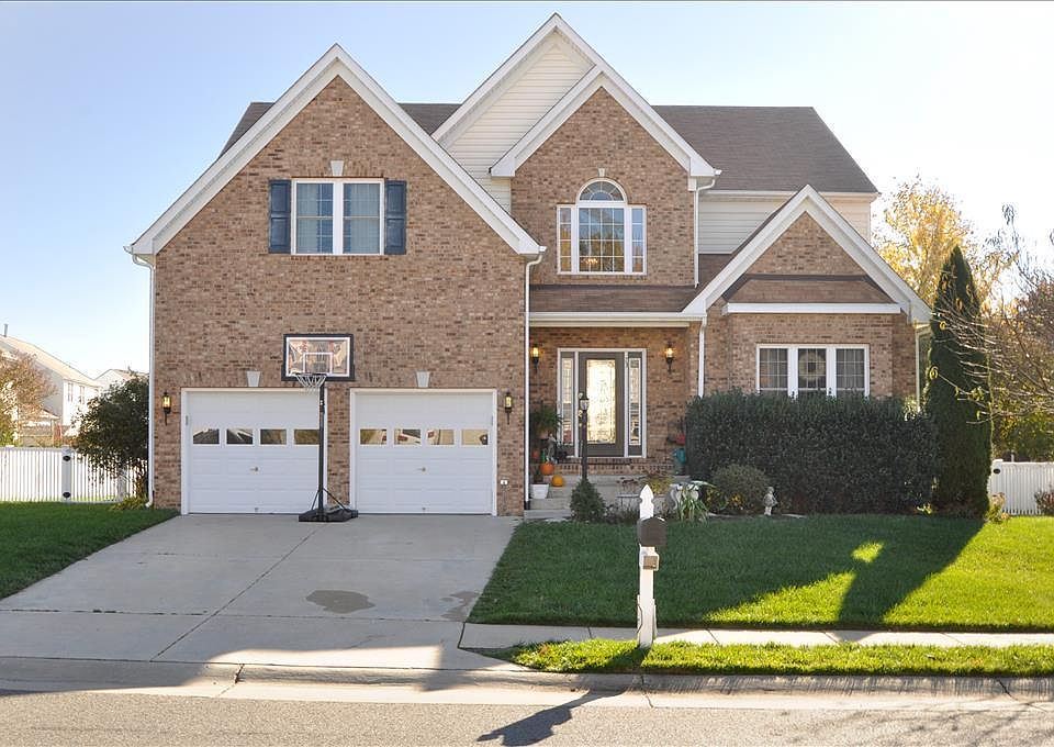 1st image of 73 Country Manor Dr