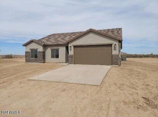 8102 W Taylor Ct, Casa Grande, AZ 85194