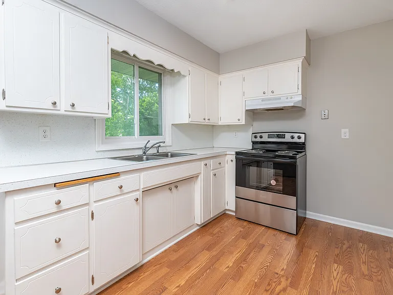 5596 Main Ave NE — Photo 8