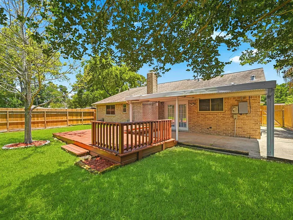 17511 Favor Bend Ct