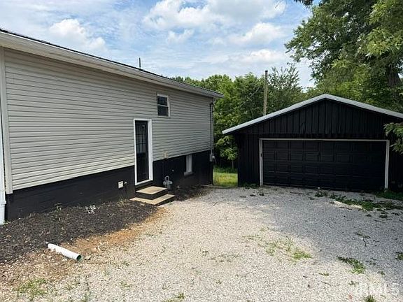 2nd image of 1540 NE Main St