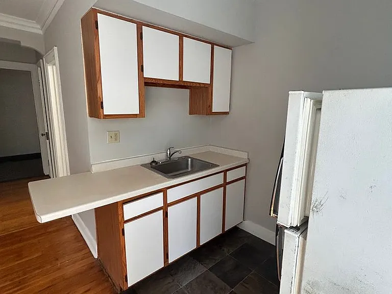 1521 N Franklin Pl — Photo 4