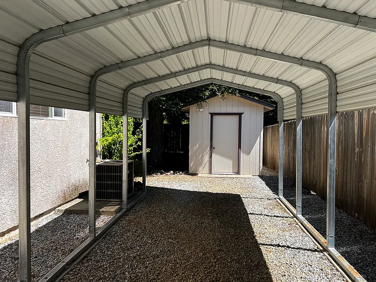 883 Paramount Way — Photo 16