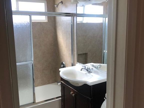 5th image of 14022 Burbank Blvd #26-1/2