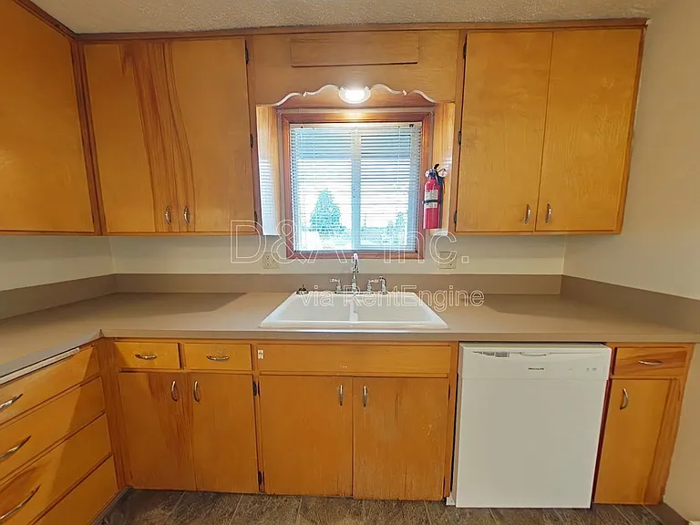 605 NW Kings Blvd #4 — Photo 4