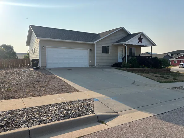 3306 Champion Dr, Rapid City, SD 57701