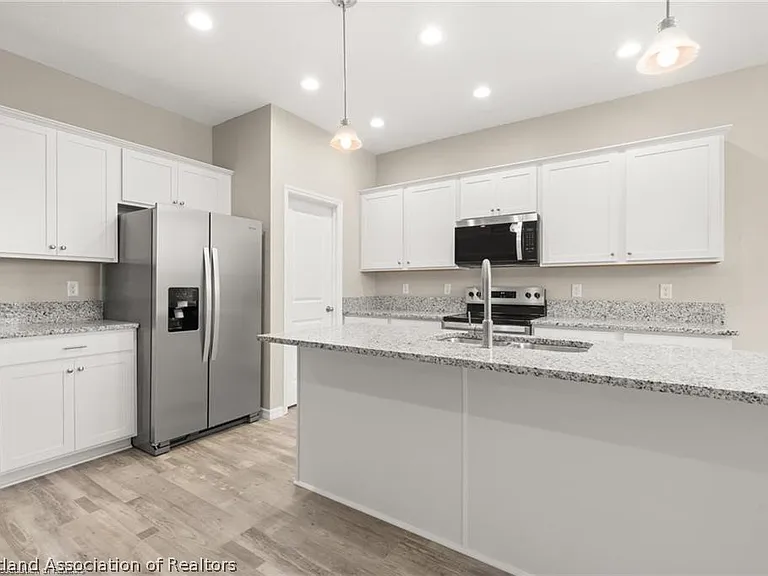 845 Peachtree Dr — Photo 7
