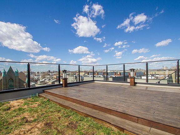 4th image of 1247 E Columbia Ave APT 19