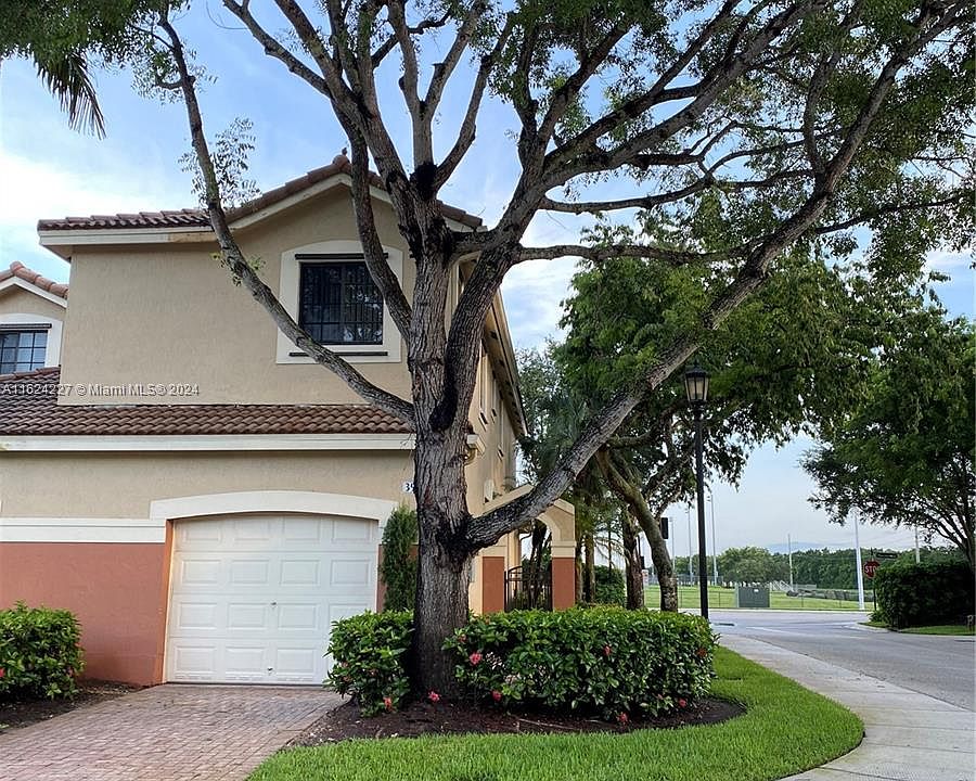 1st image of 3942 Mango Dr #3942