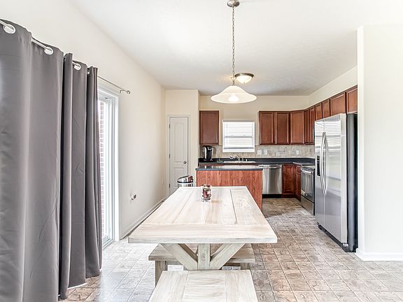 4th image of 6375 Arabian Dr