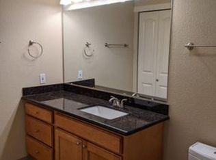 15915 52nd St E APT C, Sumner, WA 98390