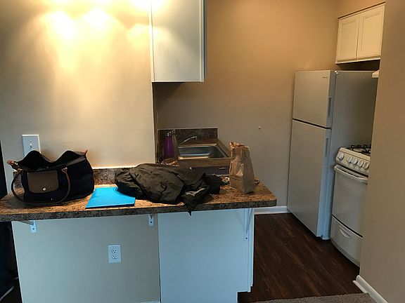 5th image of 1428 King Ave APT 18