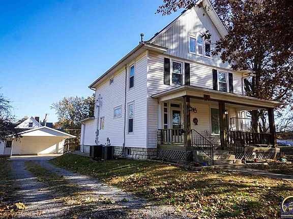4th image of 802 Iowa Ave