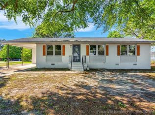 3014 Akron Dr, Hope Mills, NC 28348