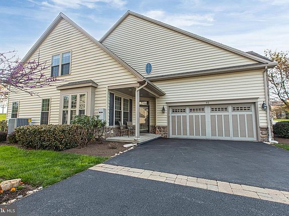 2nd image of 410 Laurel Ridge Path