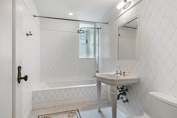 Sold by Sotheby's International Realty | media 4