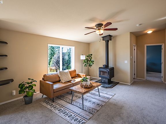 2nd image of 206 Goldenpine