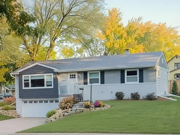 1220 Oak St W, Stillwater, MN 55082