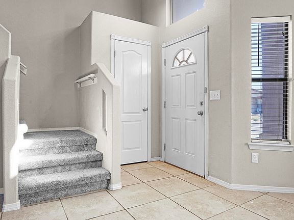 5th image of 3261 Garden Point Dr