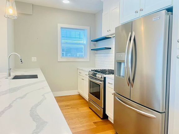 2nd image of 19 Plymouth St #4