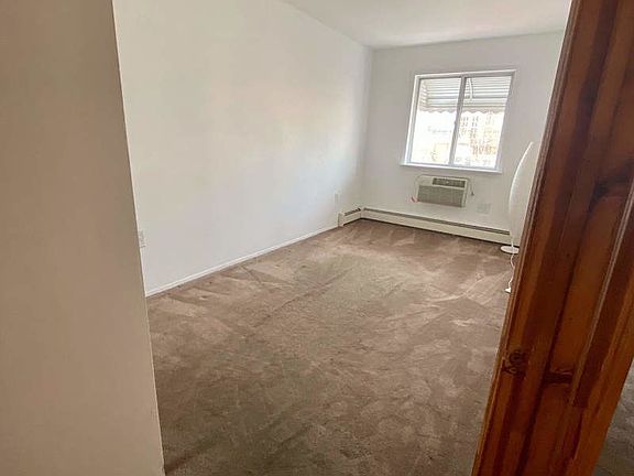 5th image of 235A Scholes St #2