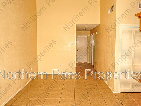 4th image of 3559 Oasis Dr