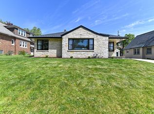8628 Glencoe Cir, Wauwatosa, WI 53226