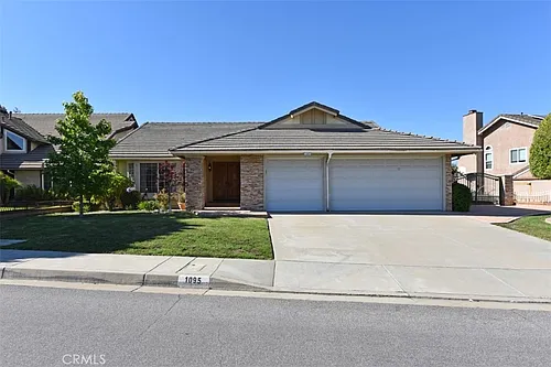 1095 Sunset Bluff Rd Photo 1
