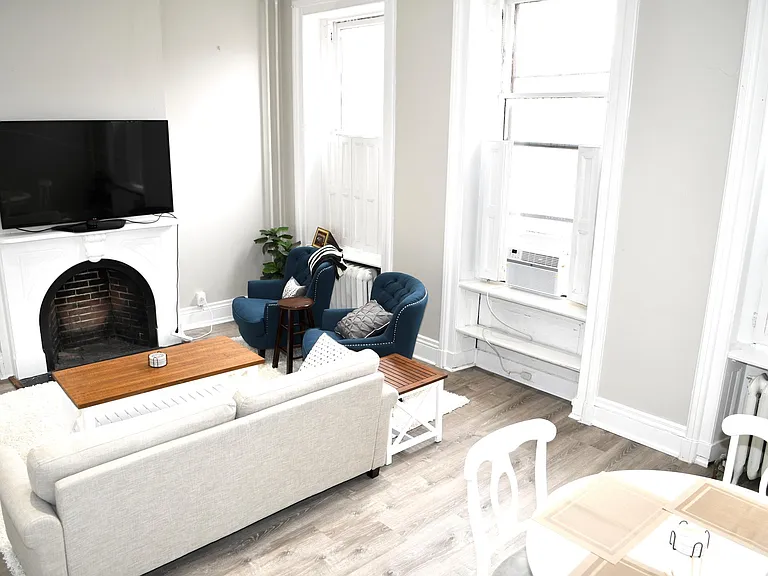 1403 Park Ave #2 — Photo 3