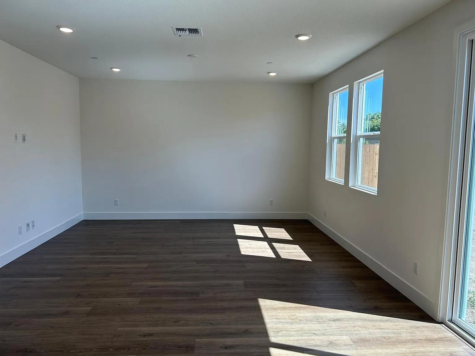 3 bed, 1701 sqft, $2,950 — Photo 4