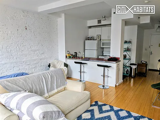 Rented by Citi Habitats | media 44