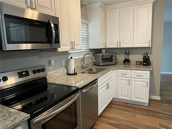 2nd image of 409 Pam Ln