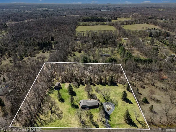 4520 Stoney Acres Ln, Highland, MI 48357