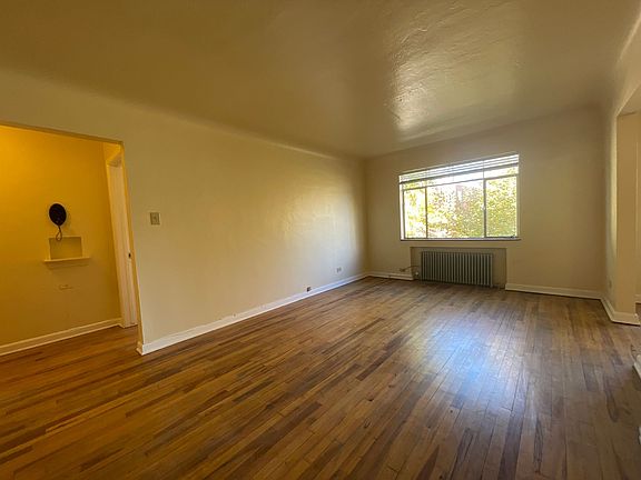 3rd image of 940 E 8th Ave #12