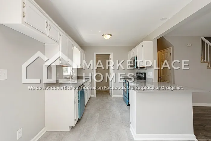 416 Sandburg Dr — Photo 8