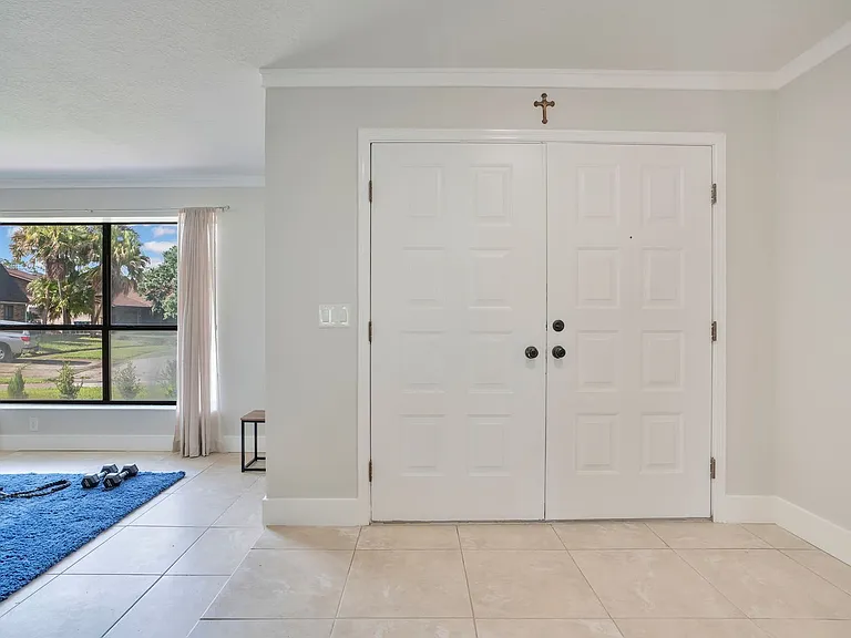 2724 Ardon Ave — Photo 2