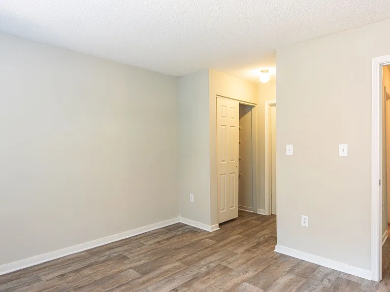 Sherwood Apartment Homes — Photo 28