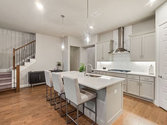 5th image of 15867 Terenwood St