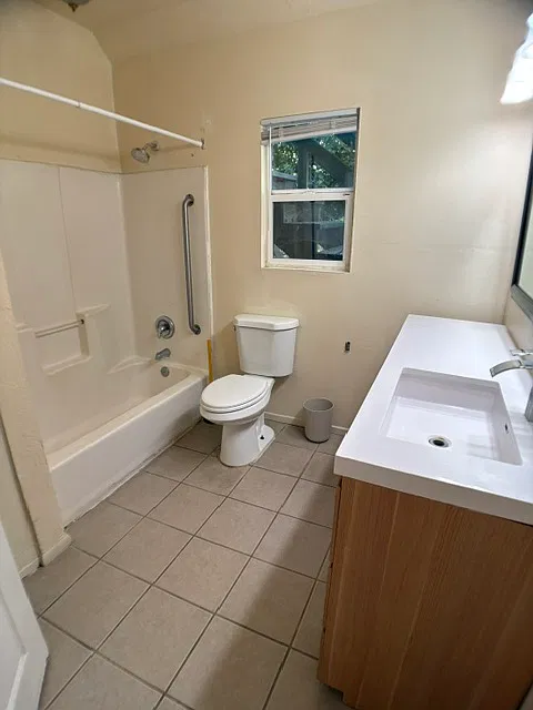 2 bed, 1000 sqft, $2,600 — Photo 4