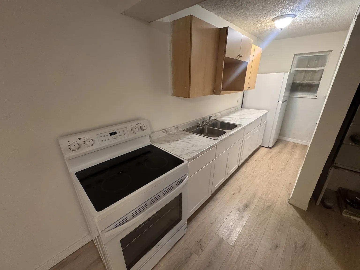 3 bed, 2.5 bath, 1000 sqft, $3,200 — Photo 3
