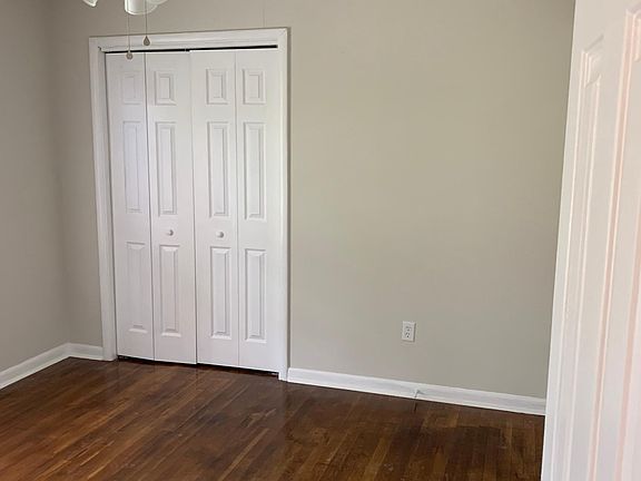 3rd image of 112 N Crescent Dr