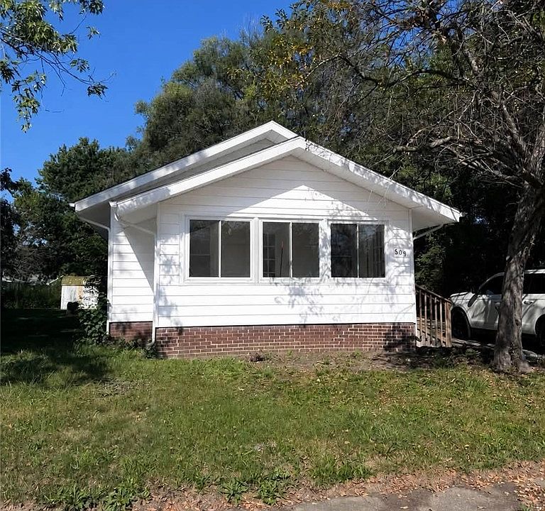 1st image of 609 N 22nd St