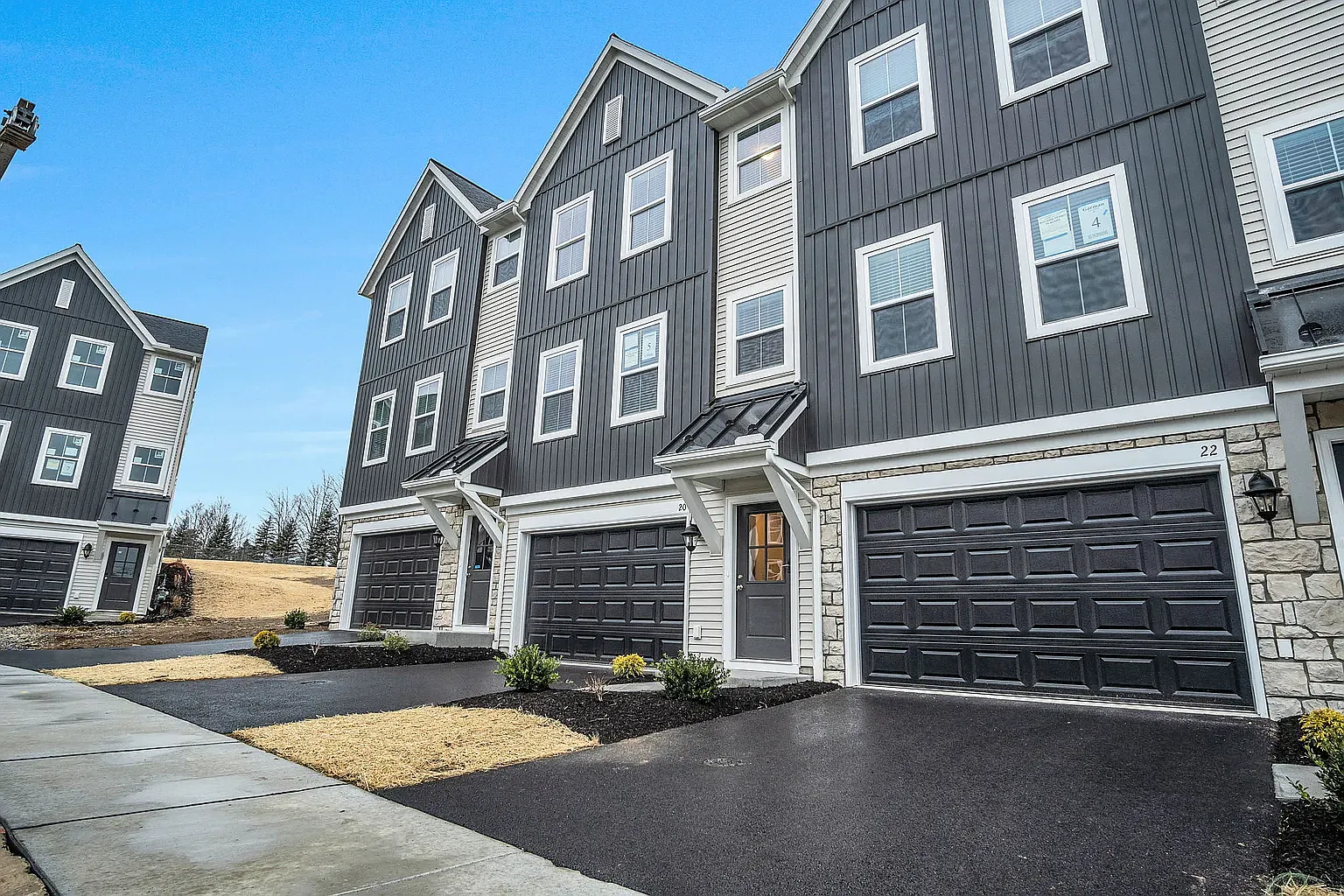 20 Morgan Dr — Photo 3