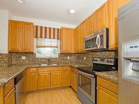 4th image of 969 NW 126th Ave
